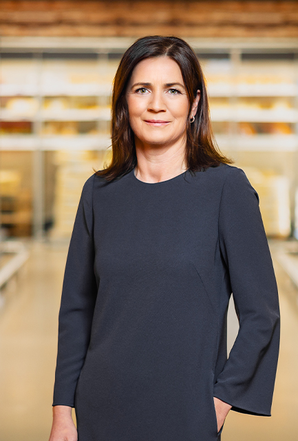 Christiane Giesen – Chief Operating Officer and Labour Director (Photo)