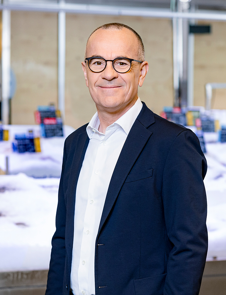 Guillaume Deruyter – Chief Customer & Merchandise Officer (Photo)