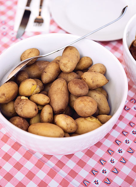 Potatoe in a bowl (photo)