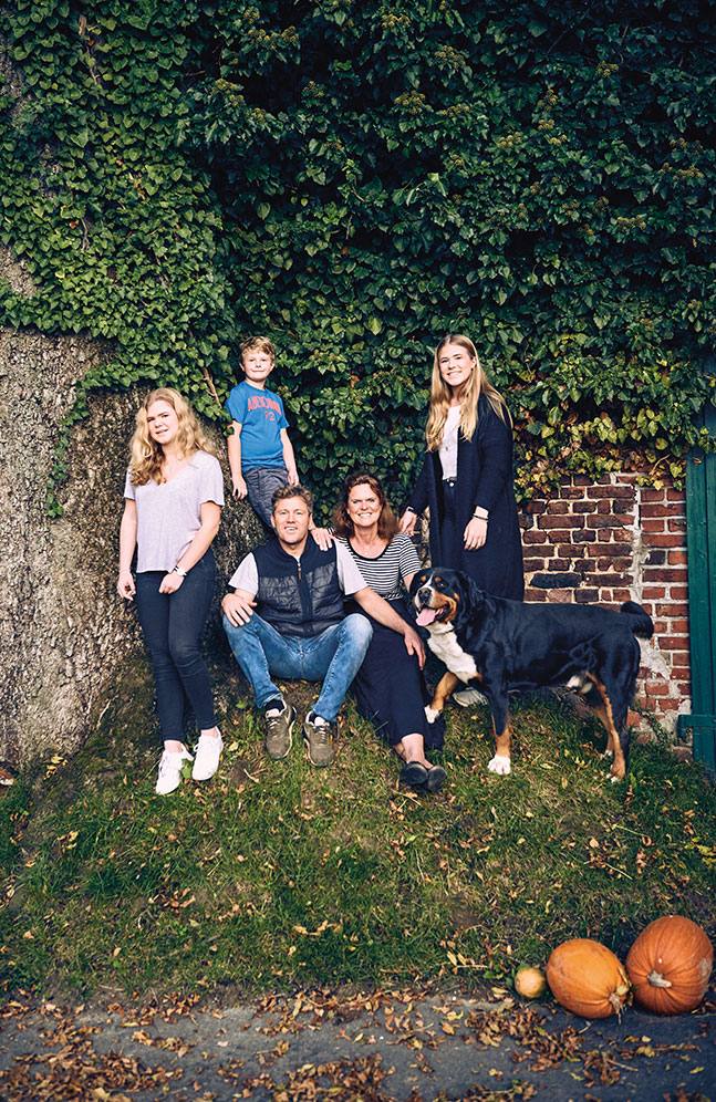 The Benninghoven family has been farming at Gut Diepensiepen for 9 generations (photo)